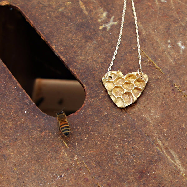 BEE LOVE Necklace